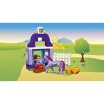 Конструктор LEGO DUPLO 10594 Sofia the First Софии Прекрасная: королевская конюшня 