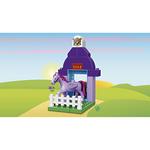 Конструктор LEGO DUPLO 10594 Sofia the First Софии Прекрасная: королевская конюшня 