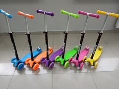 Самокат Maxi Scooter детский трехколесный С РЕГУЛИРУЕМОЙ ручкой, голубой, фиолетовый, розовый, оранжевый, салатовый, желтый